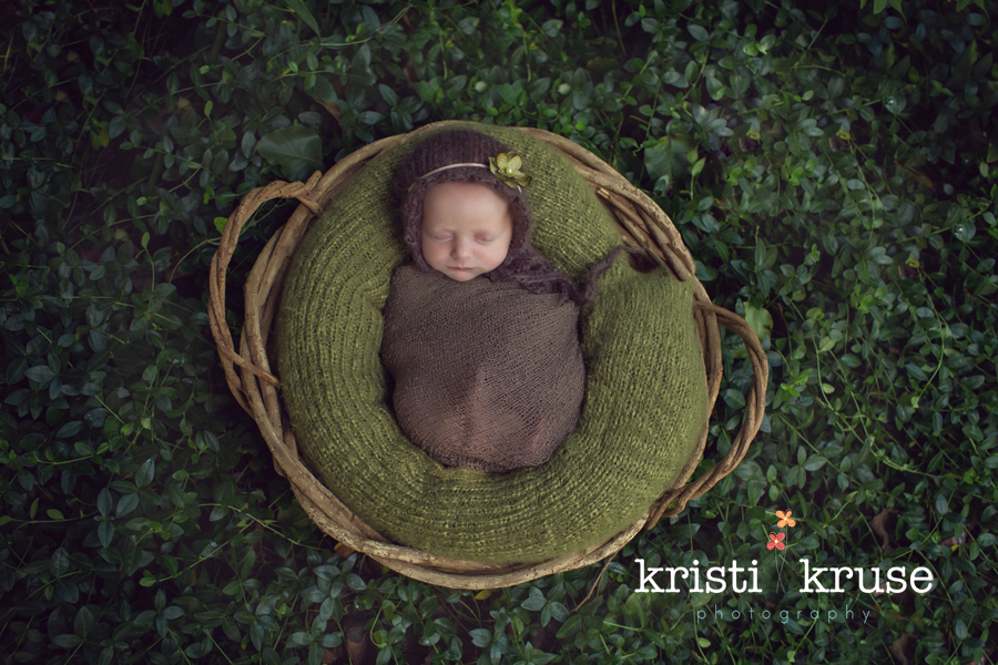 Raleigh outdoor newborn photo session