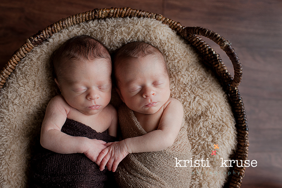 Twins newborn photographer